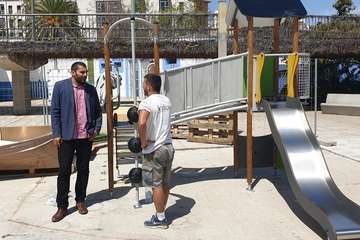 El Gobierno de Telde repone el área de juegos infantiles del parque de La Barranquera (Foto TA)